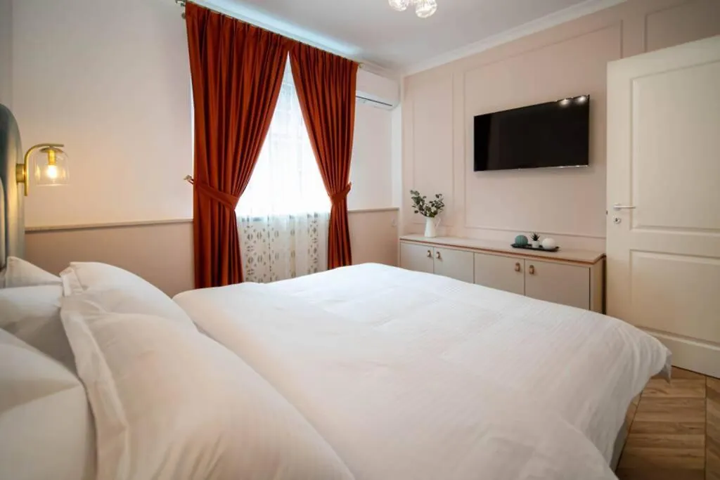History Museum Apartment Бухарест